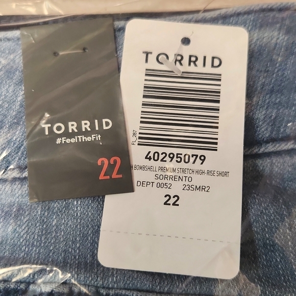 ❤️NWT VINTAGE TORRID SHORTS BOMBSHELL PREMIUM STRETCH DENIM HIGH RISE - SIZE 22 - Picture 4 of 10